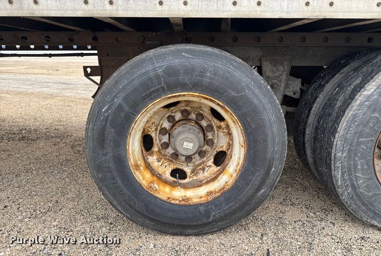 image for item YA2206 2009 Wabash Wabash National Corporation dry van trailer