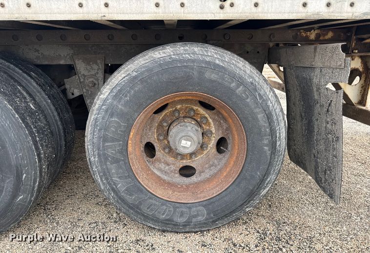 image for item YA2206 2009 Wabash Wabash National Corporation dry van trailer