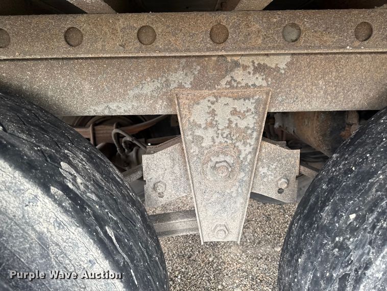 image for item YA2206 2009 Wabash Wabash National Corporation dry van trailer