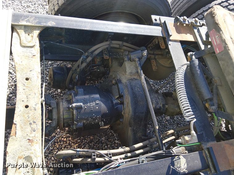 image for item YA2236 2018 Freightliner Cascadia semi truck