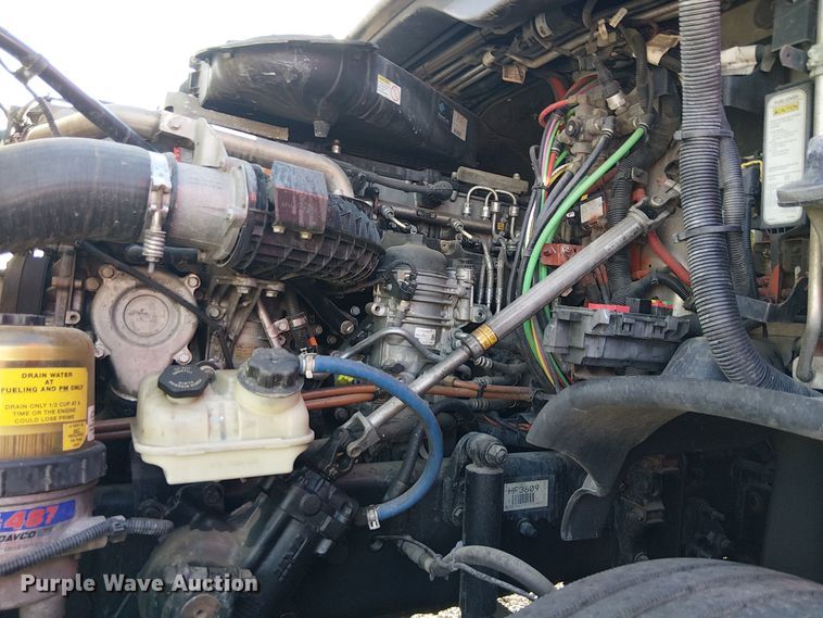 image for item YA2236 2018 Freightliner Cascadia semi truck