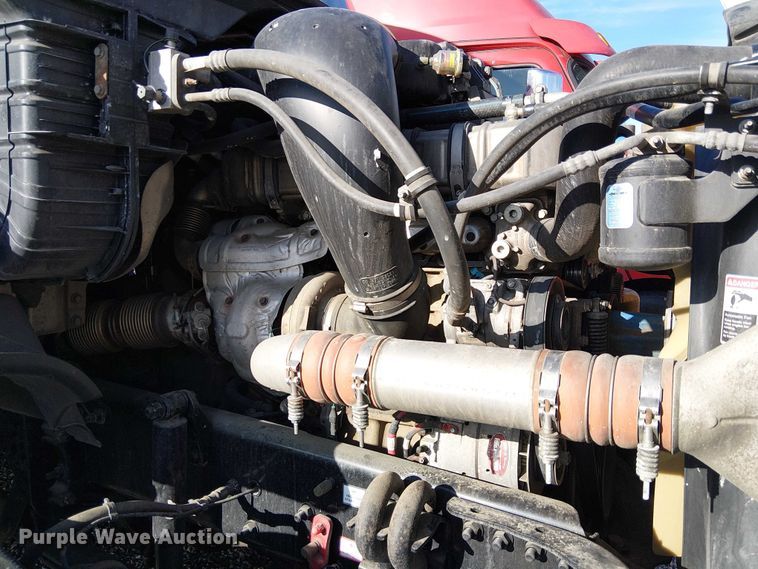 image for item YA2236 2018 Freightliner Cascadia semi truck