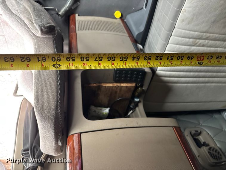 image for item YA2417 2017 Freightliner Cascadia semi truck