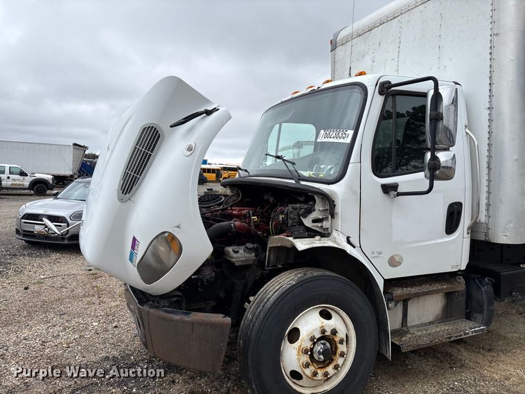 image for item YA2424 2016 Freightliner Business Class M2 box truck