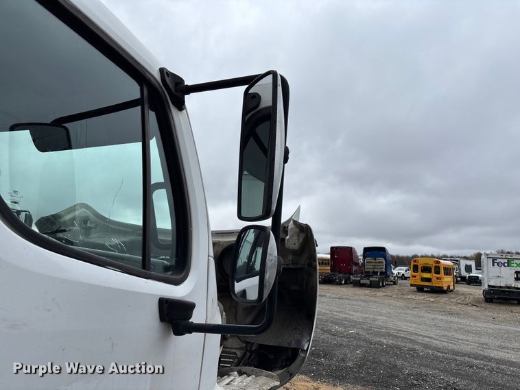 image for item YA2424 2016 Freightliner Business Class M2 box truck