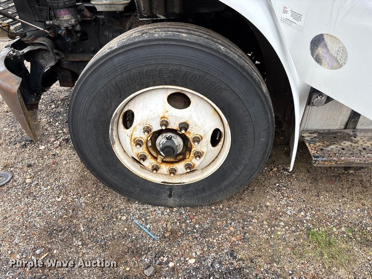 image for item YA2424 2016 Freightliner Business Class M2 box truck