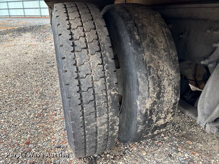 image for item YA2424 2016 Freightliner Business Class M2 box truck