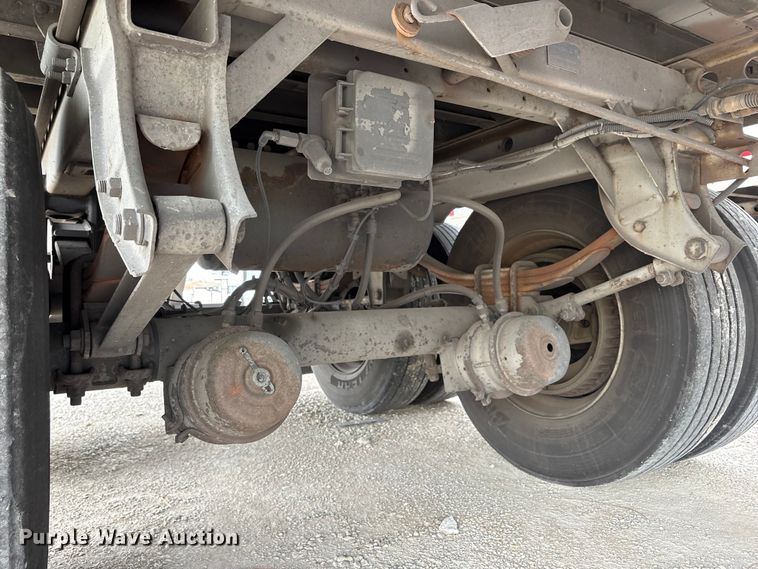 image for item YA2438 2014 Wabash 53' Van Trailer
