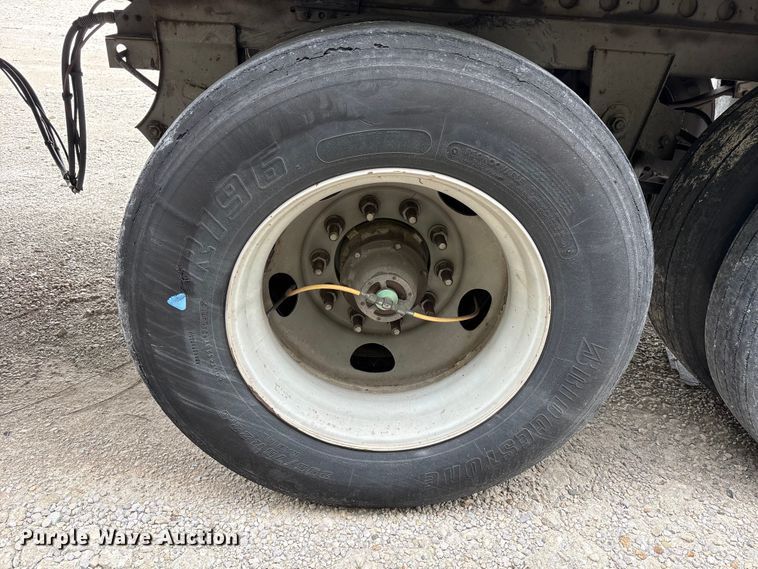 image for item YA2438 2014 Wabash 53' Van Trailer