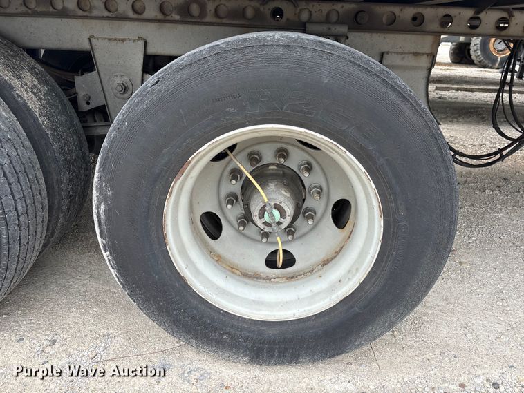 image for item YA2438 2014 Wabash 53' Van Trailer