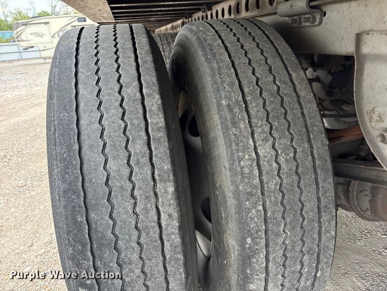 image for item YA2438 2014 Wabash 53' Van Trailer