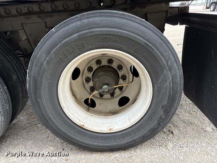 image for item YA2438 2014 Wabash 53' Van Trailer