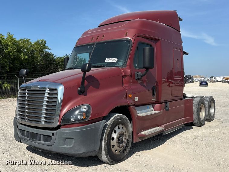 image for item YA2539 2018 Freightliner Cascadia semi truck