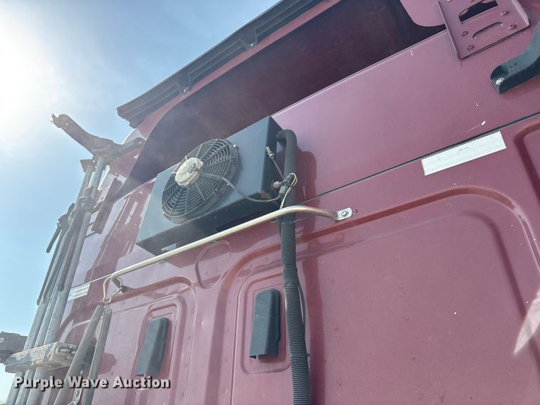 image for item YA2539 2018 Freightliner Cascadia semi truck