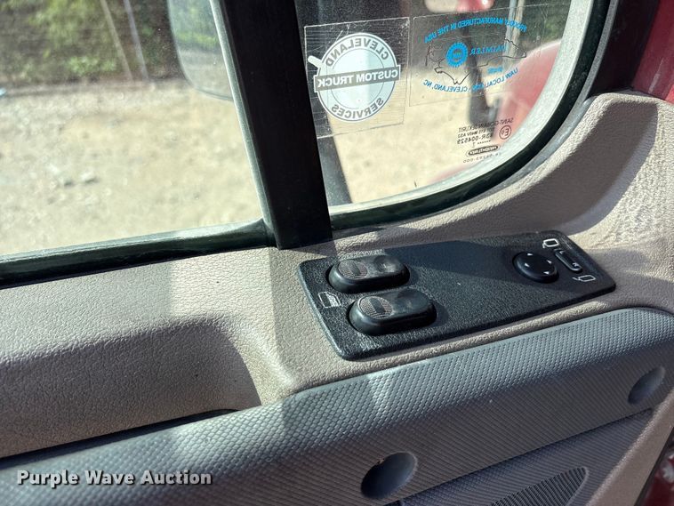 image for item YA2539 2018 Freightliner Cascadia semi truck