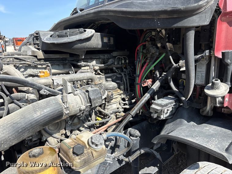 image for item YA2539 2018 Freightliner Cascadia semi truck