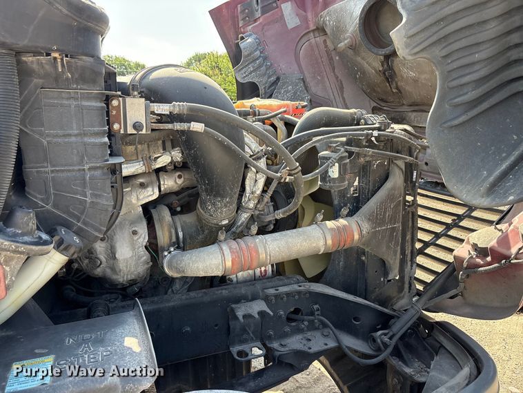 image for item YA2539 2018 Freightliner Cascadia semi truck