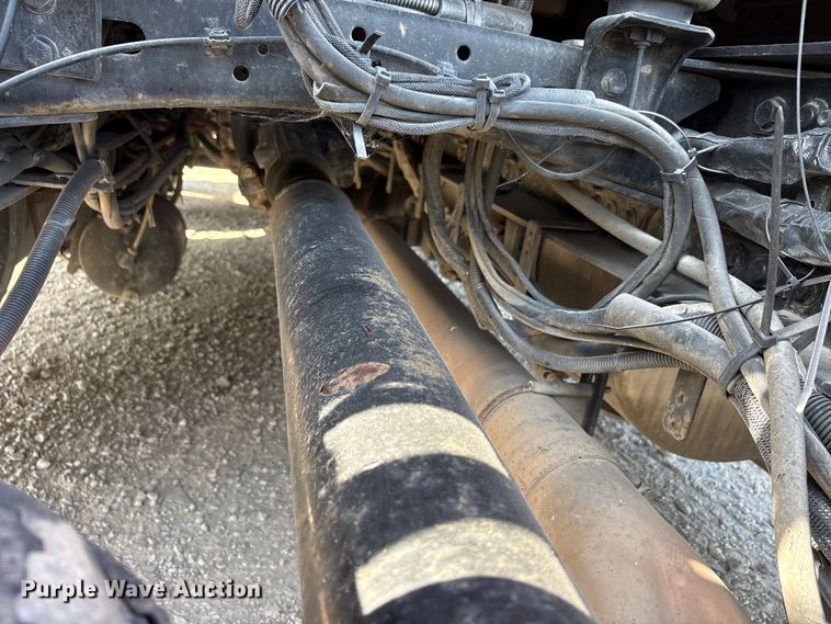 image for item YA2539 2018 Freightliner Cascadia semi truck