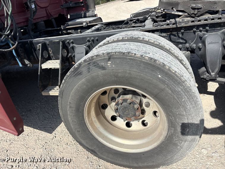 image for item YA2539 2018 Freightliner Cascadia semi truck