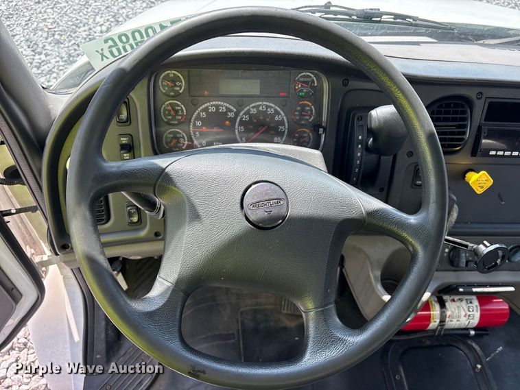 image for item YA2732 2021 Freightliner Business Class M2 box truck