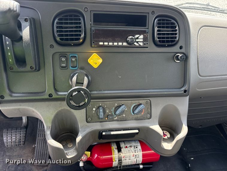 image for item YA2732 2021 Freightliner Business Class M2 box truck