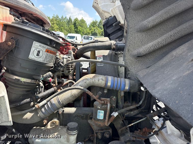 image for item YA2732 2021 Freightliner Business Class M2 box truck
