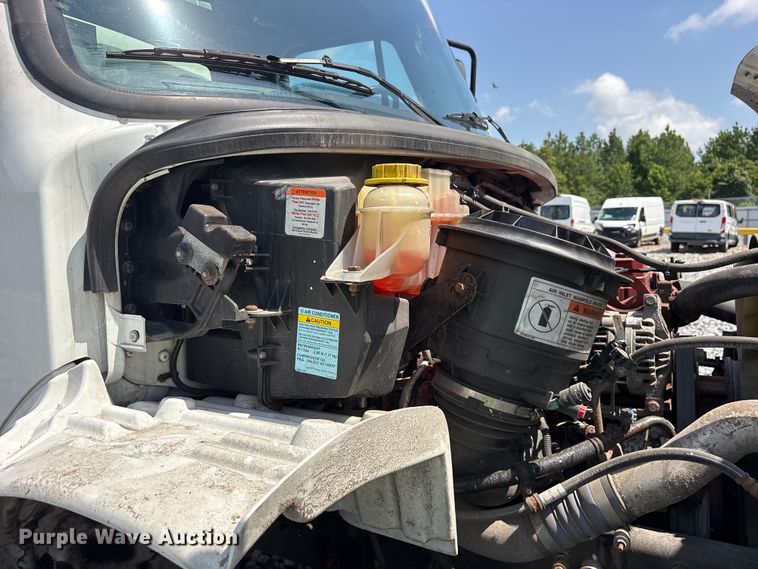 image for item YA2732 2021 Freightliner Business Class M2 box truck