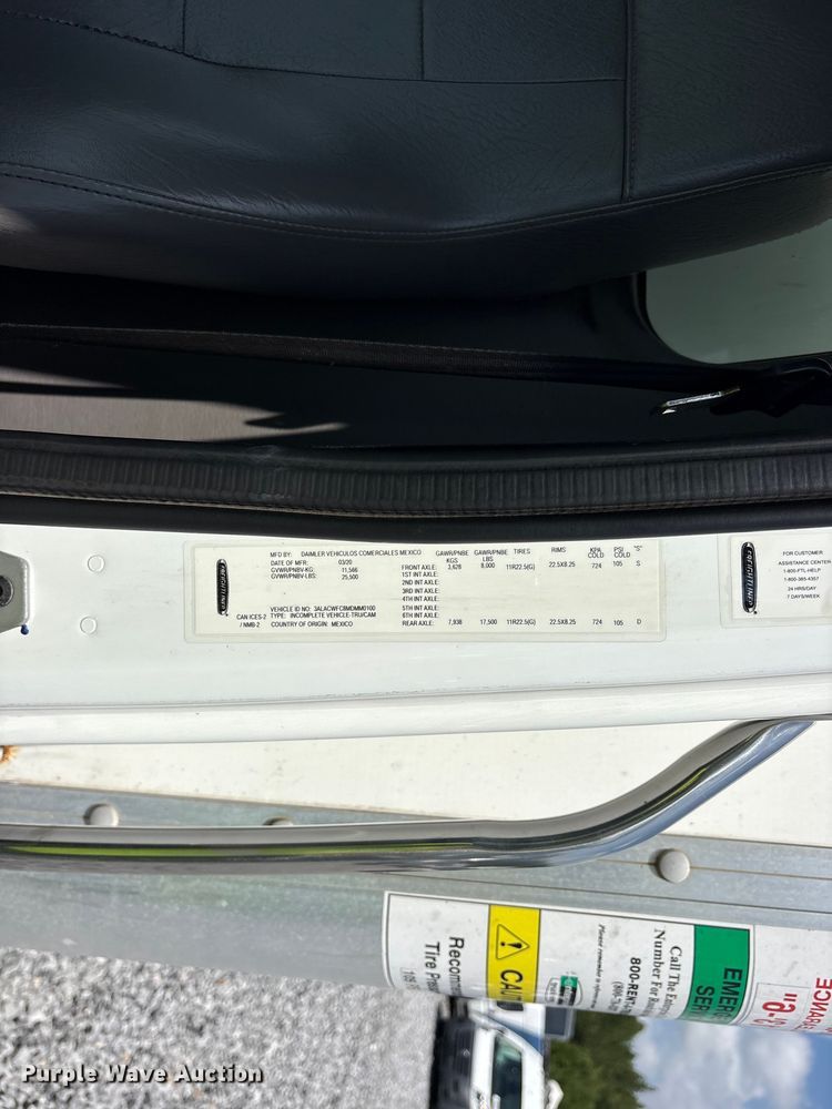 image for item YA2732 2021 Freightliner Business Class M2 box truck