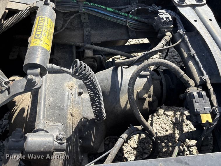 image for item YA2848 2020 Freightliner Cascadia semi truck