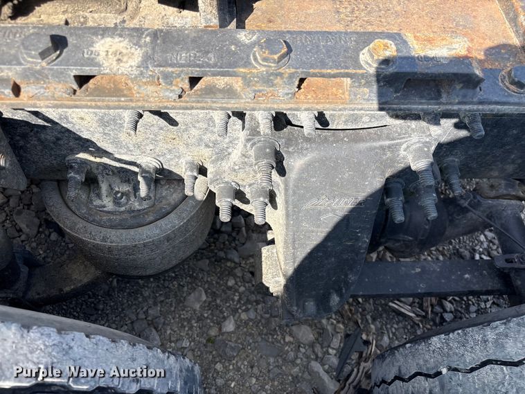 image for item YA2848 2020 Freightliner Cascadia semi truck