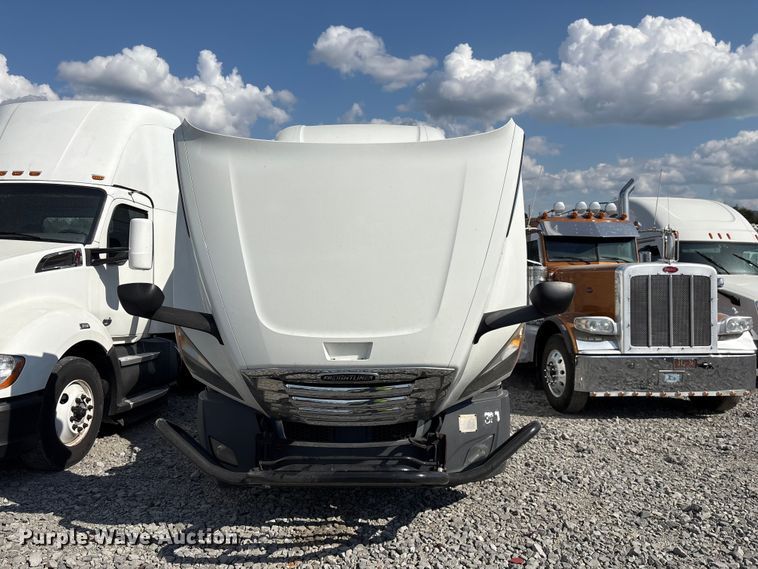 image for item YA2848 2020 Freightliner Cascadia semi truck