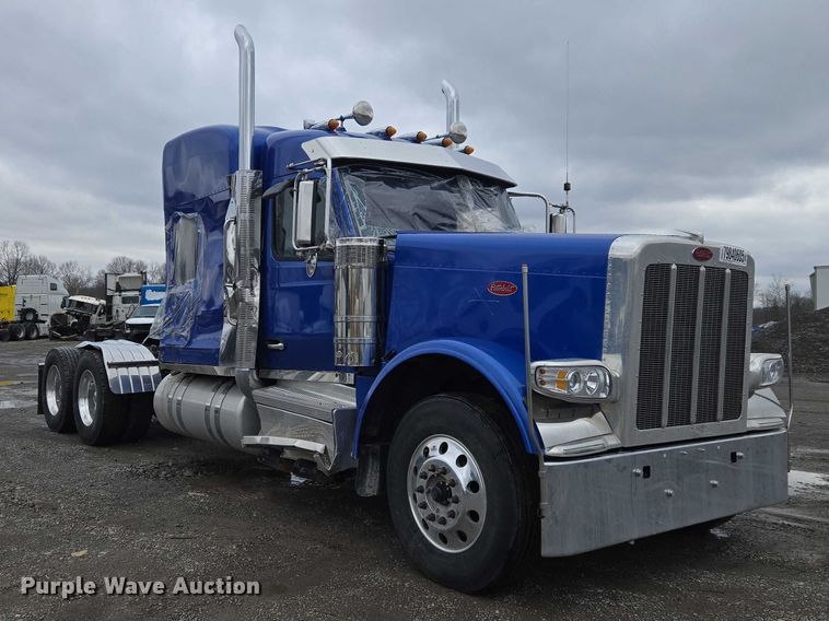 image for item YA2870 2025 Peterbilt 589 semi truck