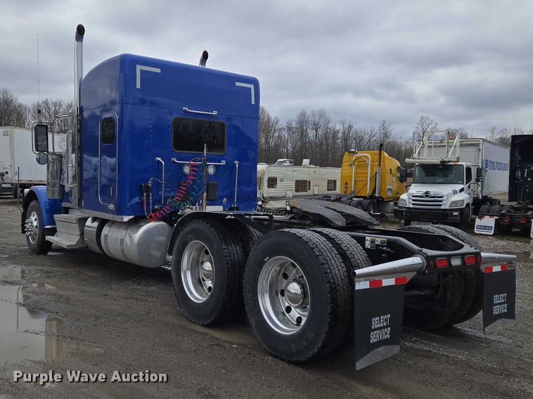image for item YA2870 2025 Peterbilt 589 semi truck
