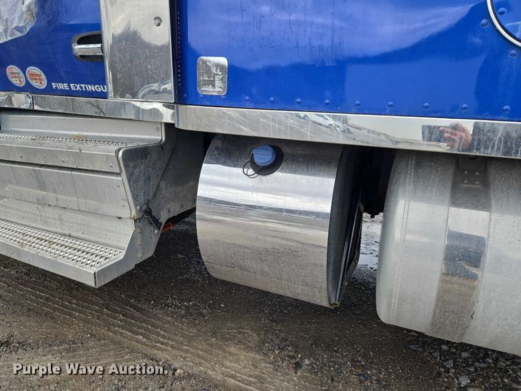 image for item YA2870 2025 Peterbilt 589 semi truck