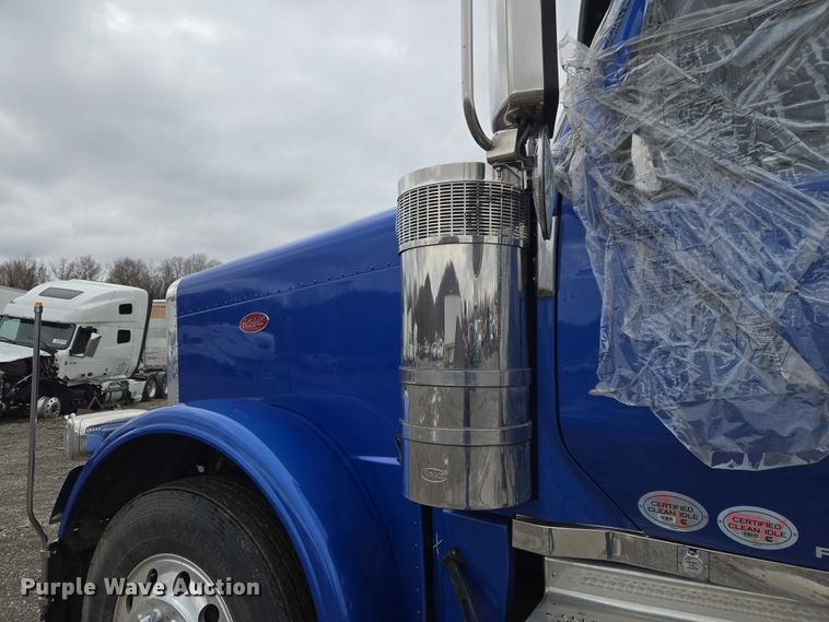 image for item YA2870 2025 Peterbilt 589 semi truck