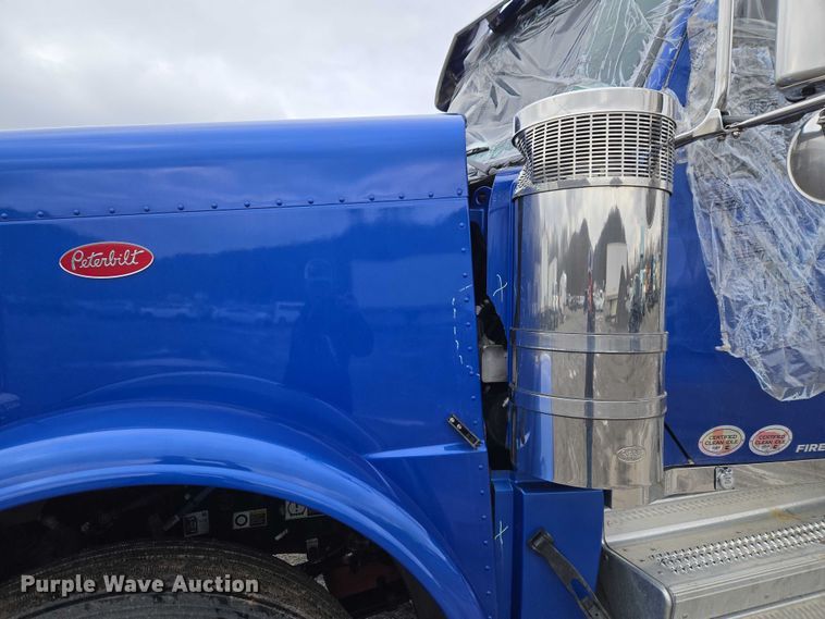 image for item YA2870 2025 Peterbilt 589 semi truck