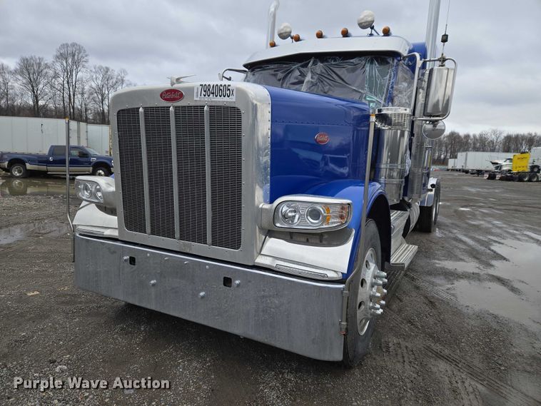image for item YA2870 2025 Peterbilt 589 semi truck