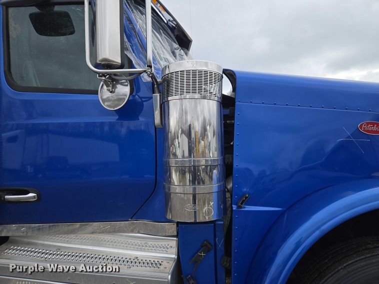 image for item YA2870 2025 Peterbilt 589 semi truck