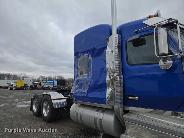 image for item YA2870 2025 Peterbilt 589 semi truck