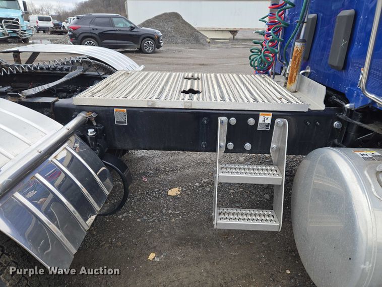 image for item YA2870 2025 Peterbilt 589 semi truck