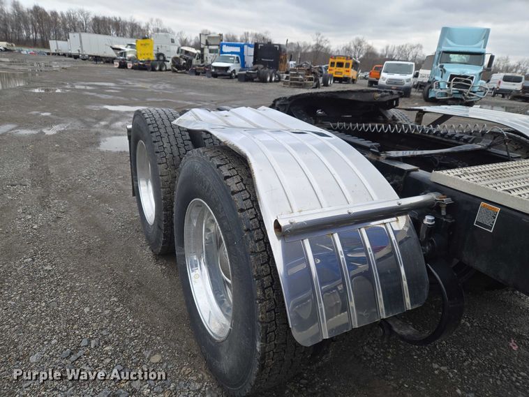 image for item YA2870 2025 Peterbilt 589 semi truck