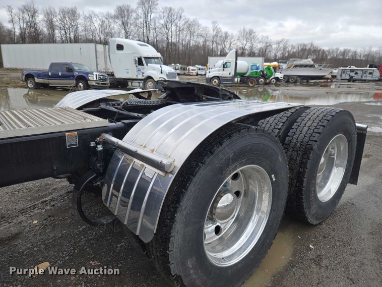 image for item YA2870 2025 Peterbilt 589 semi truck