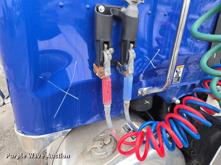 image for item YA2870 2025 Peterbilt 589 semi truck