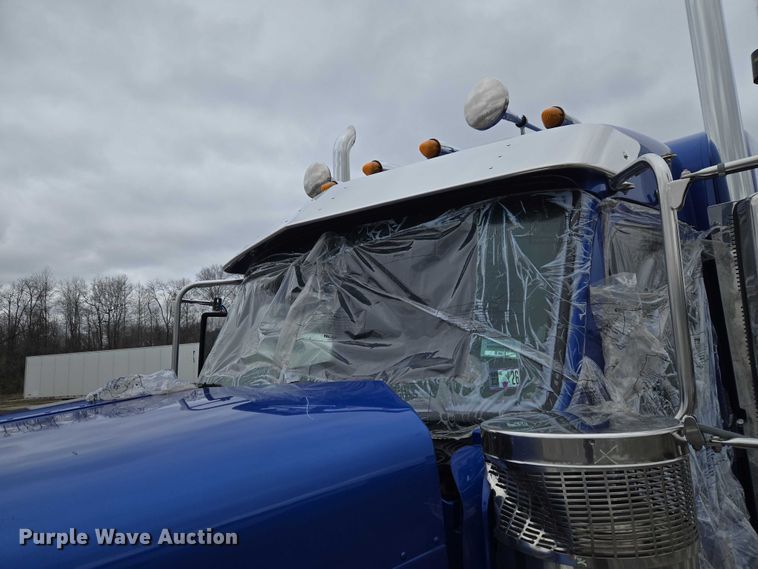 image for item YA2870 2025 Peterbilt 589 semi truck