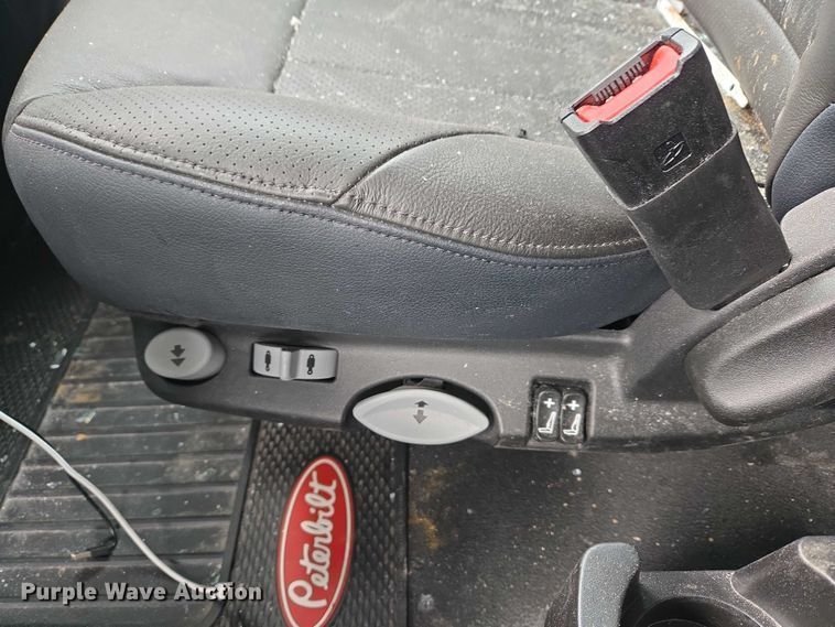 image for item YA2870 2025 Peterbilt 589 semi truck