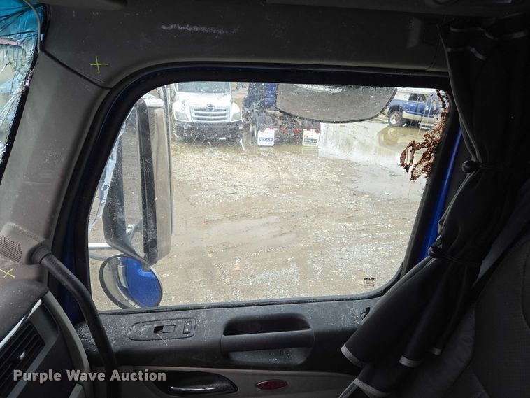 image for item YA2870 2025 Peterbilt 589 semi truck