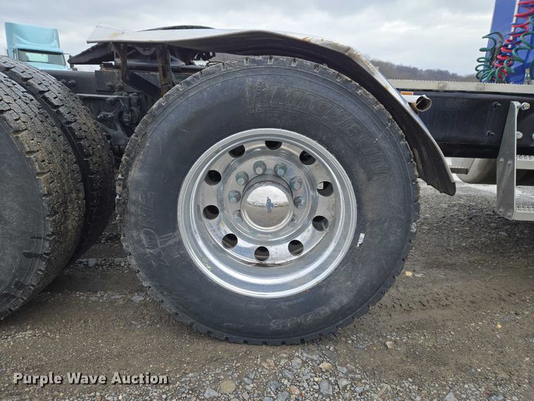 image for item YA2870 2025 Peterbilt 589 semi truck