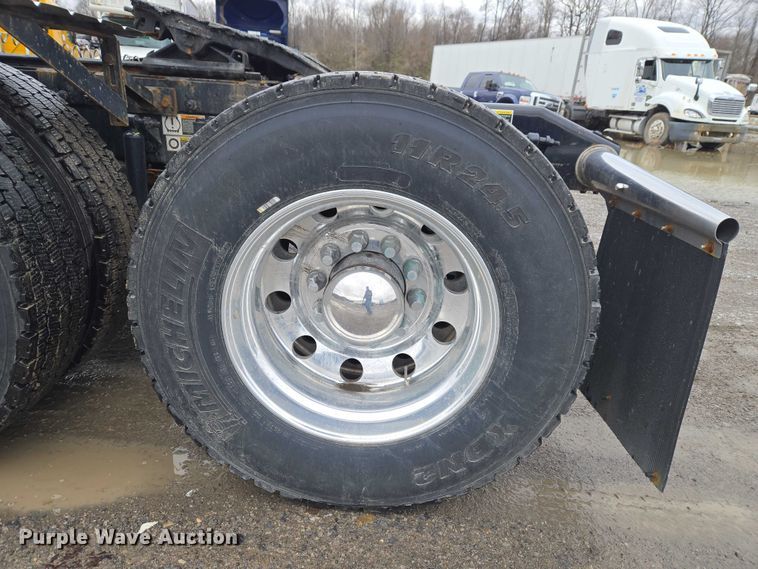 image for item YA2870 2025 Peterbilt 589 semi truck