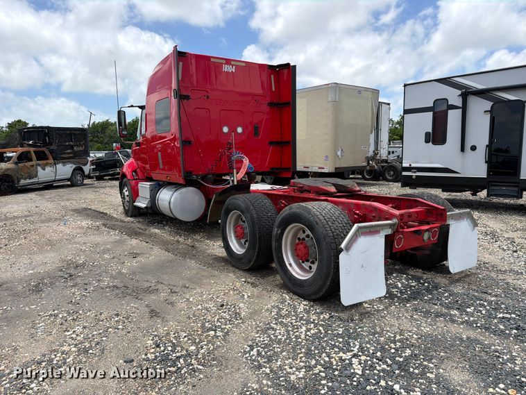 image for item YA2889 2018 International ProStar+ 122 semi truck