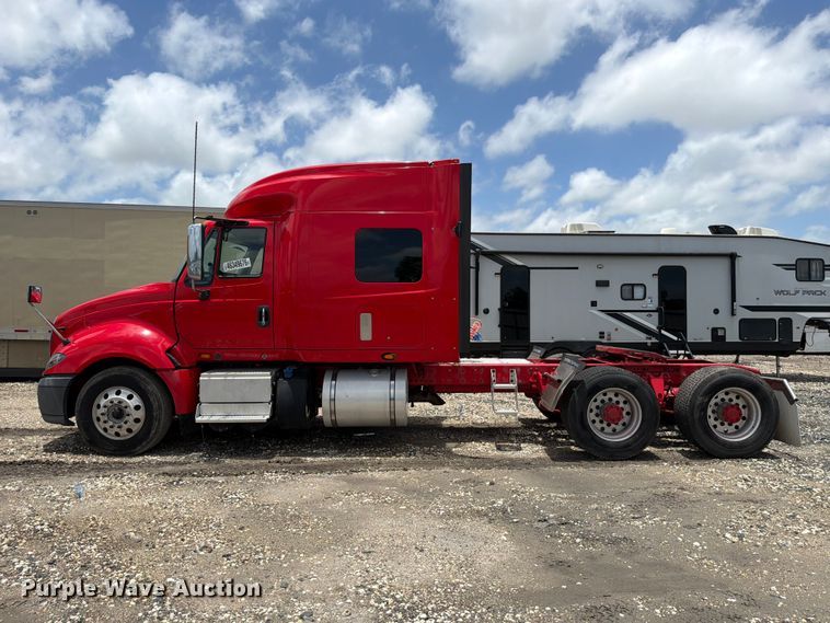 image for item YA2889 2018 International ProStar+ 122 semi truck